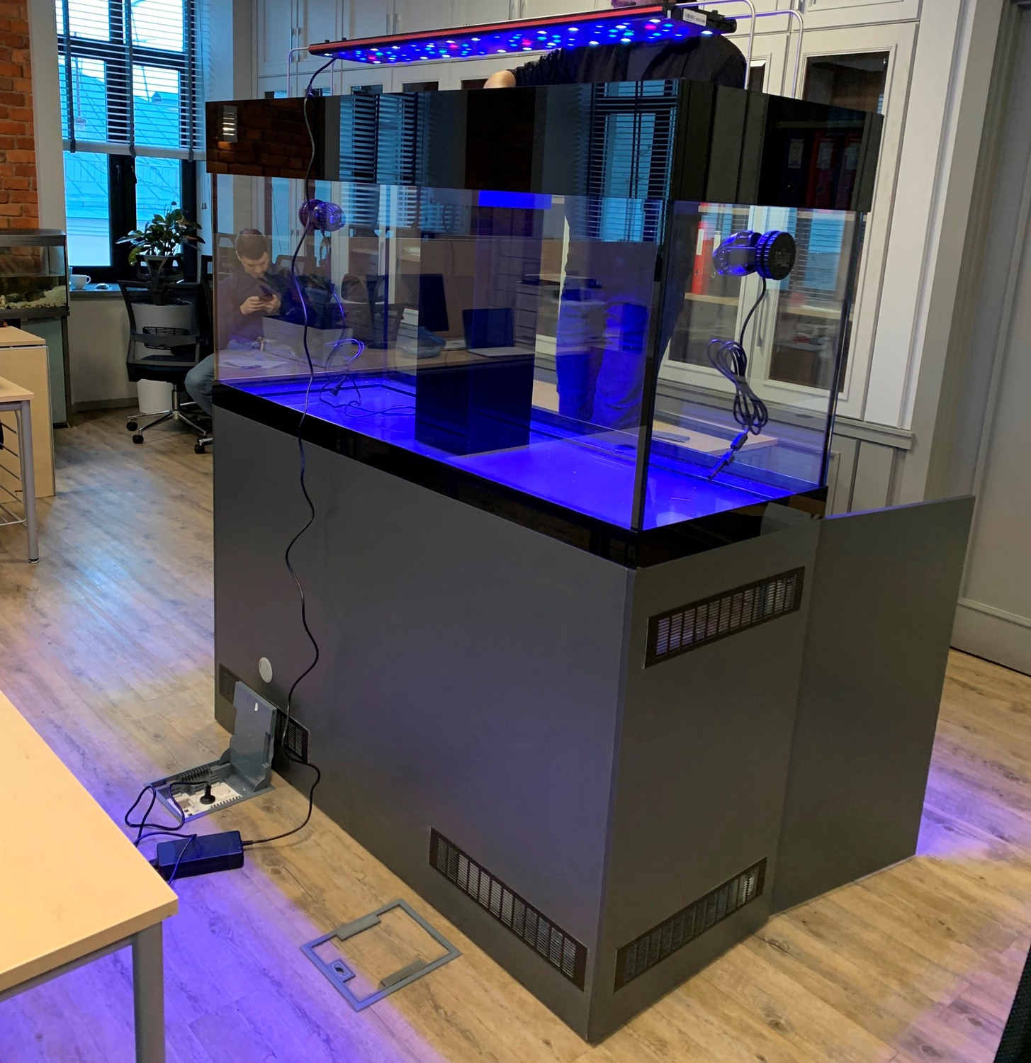 <span style="font-weight: bold;">Стоимость аквариума на заказ</span>&nbsp;