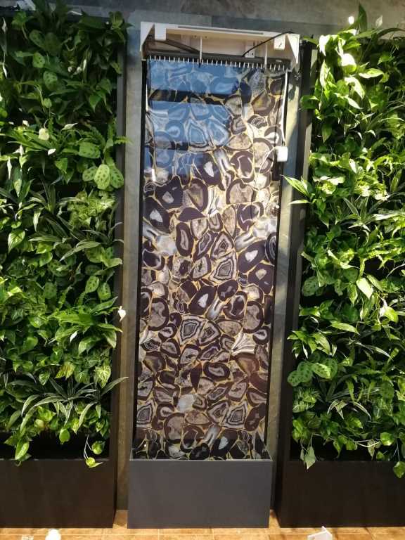 <span style="font-weight: bold;">Водопад по стеклу</span>